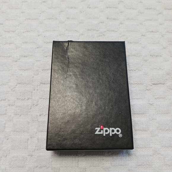 Marlboro Zippo Lighter - Picture 2 of 7